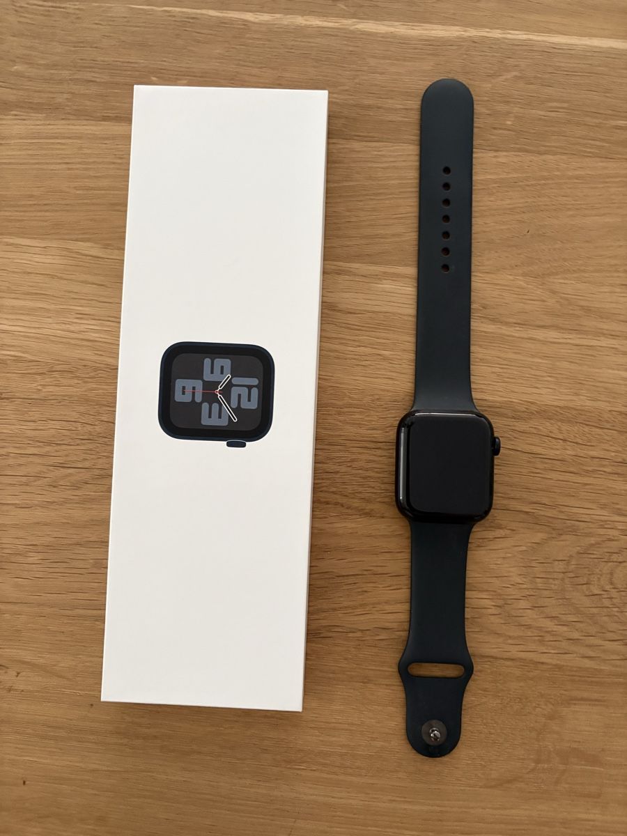Apple Smartwatch: Apple Watch SE (Gen 2) 44mm midnight – Usato da Möriken AG venduto da ysp_mxq8