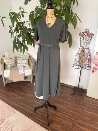 Sommerkleid,  Oliv  Wickeloptik 🥰 Gr.XL