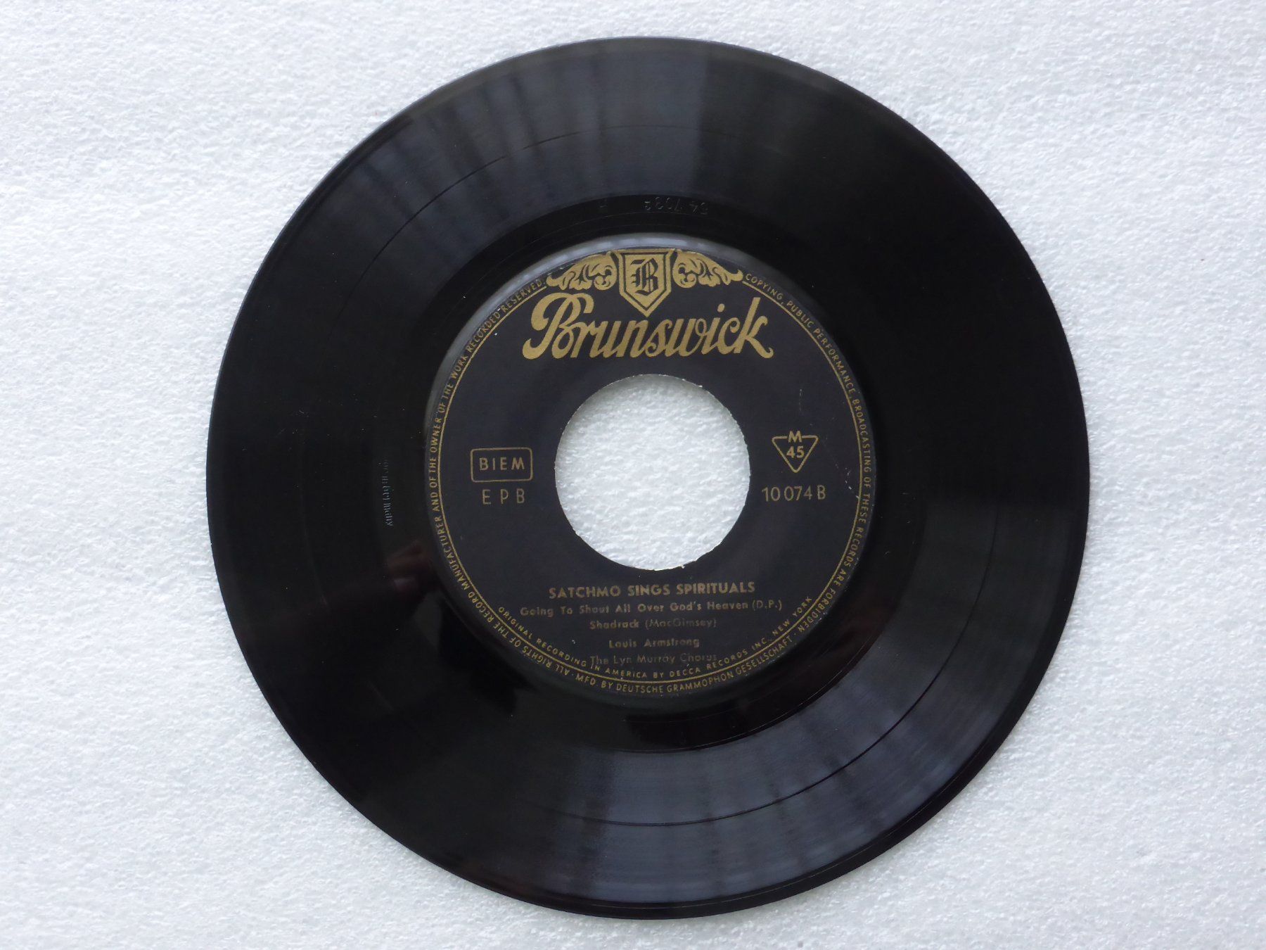 Schallplatten: Vinyl Single   EP  LOUIS ARMSTRONG – Gebraucht aus Küssnacht am Rigi von Mondkinder 2