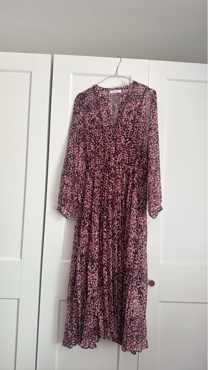 Robes: Red Bordeaux Chiffon Dress Size M – D'occasion à Zürich par leo_5pg2
