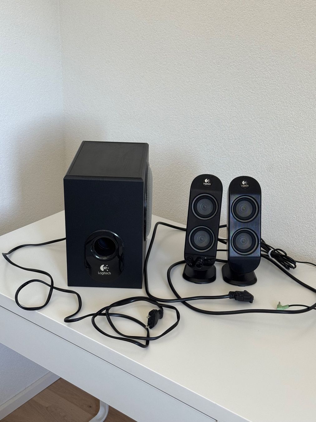 Logitech Haut-parleurs: Logitech X-230 Soundsystem – D'occasion à Basel par linaschymura
