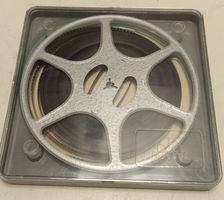 Vintage Filmrolle 8mm Super 8 mit Hülle – (em79)
