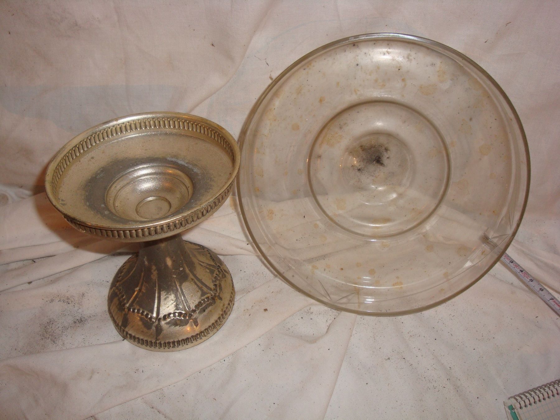 Schalen: antike Glasschale mit Metallfuss – Gebraucht aus häusernmoos von buc_8ftk 2