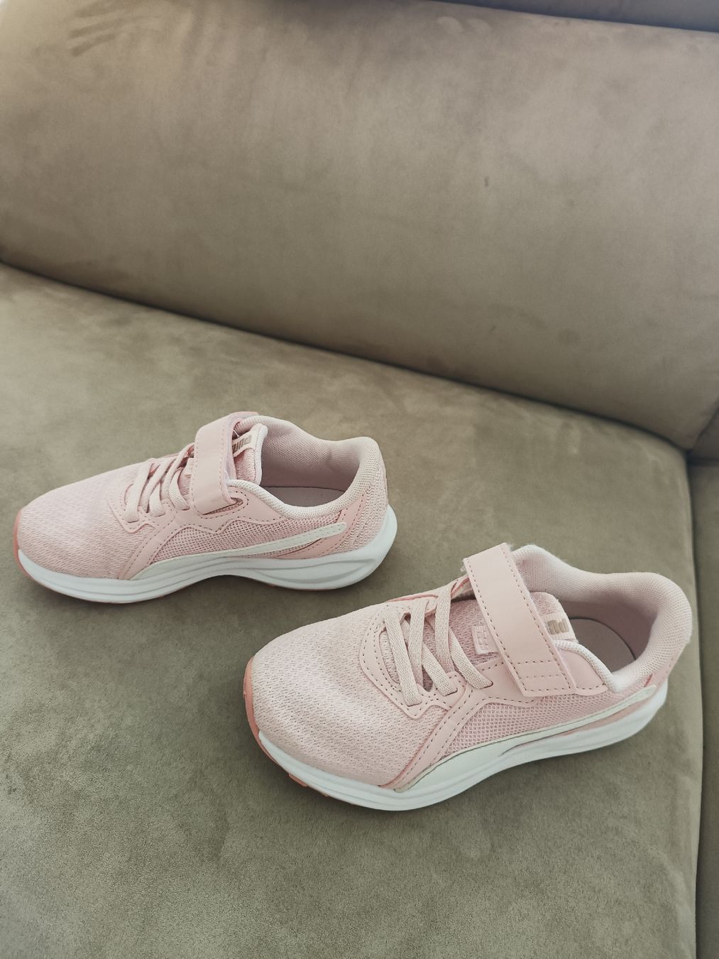 Puma Chaussures filles: Puma Sneaker Gr. 29 – D'occasion à Wangen SZ par mka_w5d2