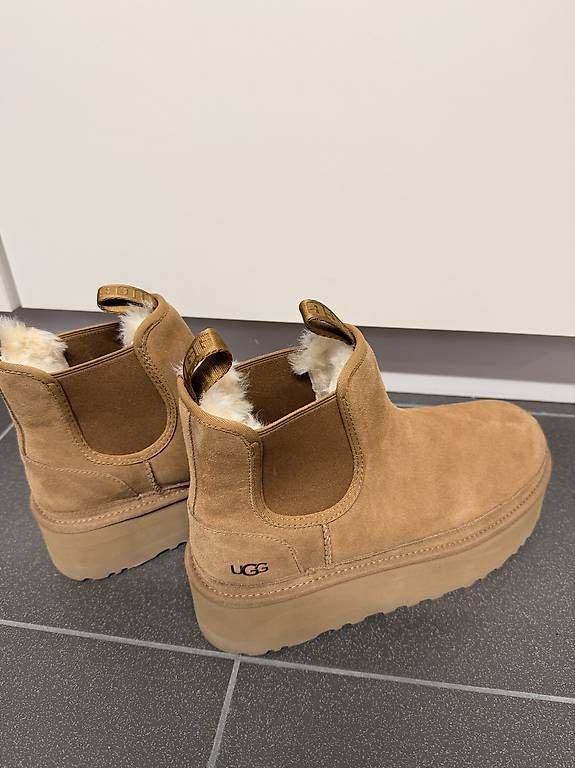 Ugg Damenschuhe: Bottines UGG compensées – Neu (gemäss Beschreibung) aus Villarvolard von nca_h5cw 2