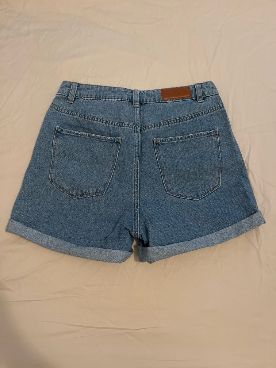 Vero Moda Jeans: Jeans Shorts – Usato da Bern venduto da lis_vb2h 1