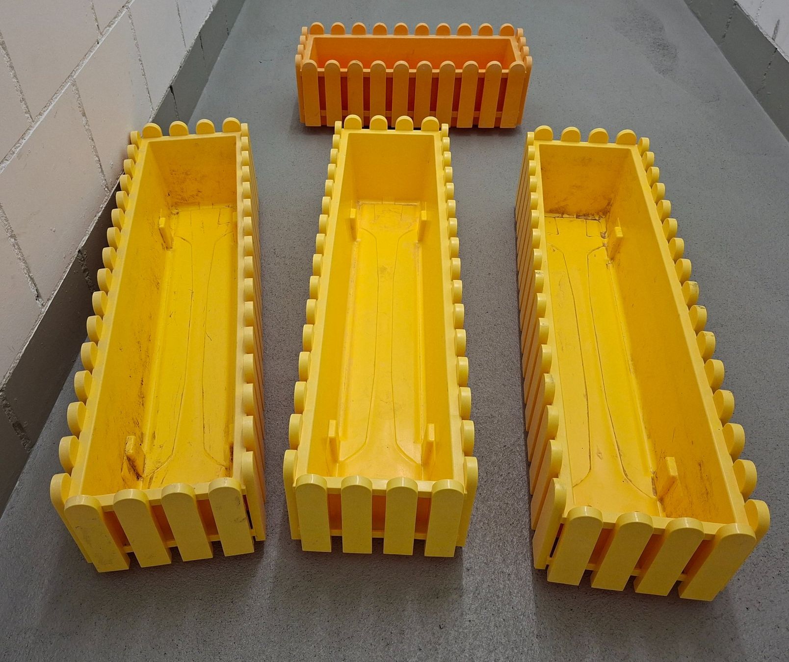 Casse di trasporto: Blumenkisten, 4 Stück – Usato da Niederweningen venduto da -SecondHand- 1