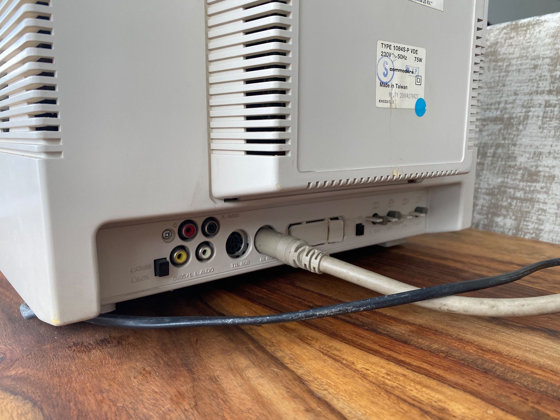 Monitore: Commodore 1084S monitor – Gebraucht aus Altendorf von  5