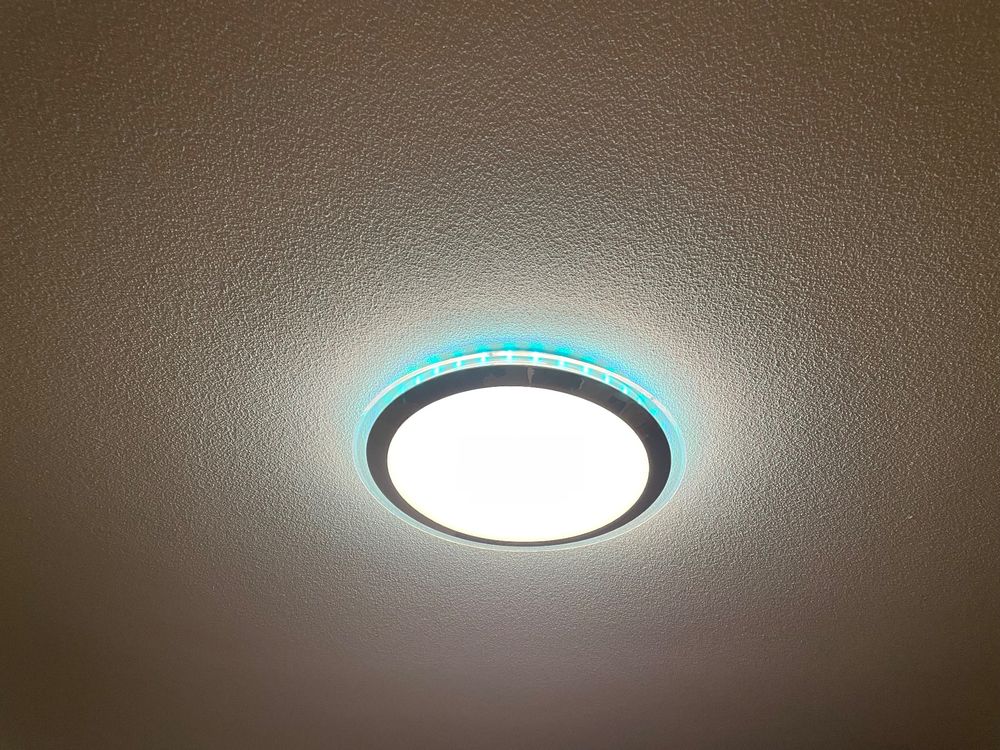 Kronleuchter & Deckenlampen: Deckenlampe (verschiedenfarbiges Licht) – Gebraucht aus Oftringen von son_czw5 8