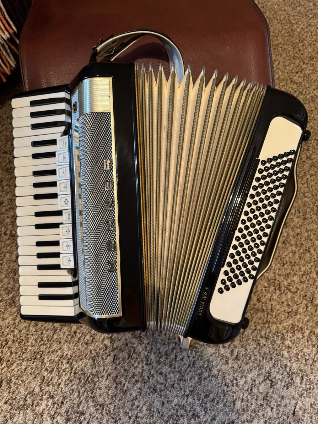 Hohner Musikinstrumente: Akkordeon Hohner Lucia IV P – Gebraucht aus Baden von ABernstein 1