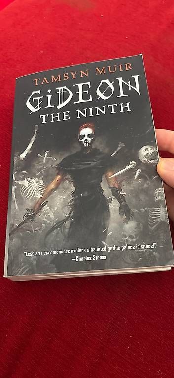 Libri: Gideon the ninth – Usato da Rotkreuz venduto da EdgruSCAPE