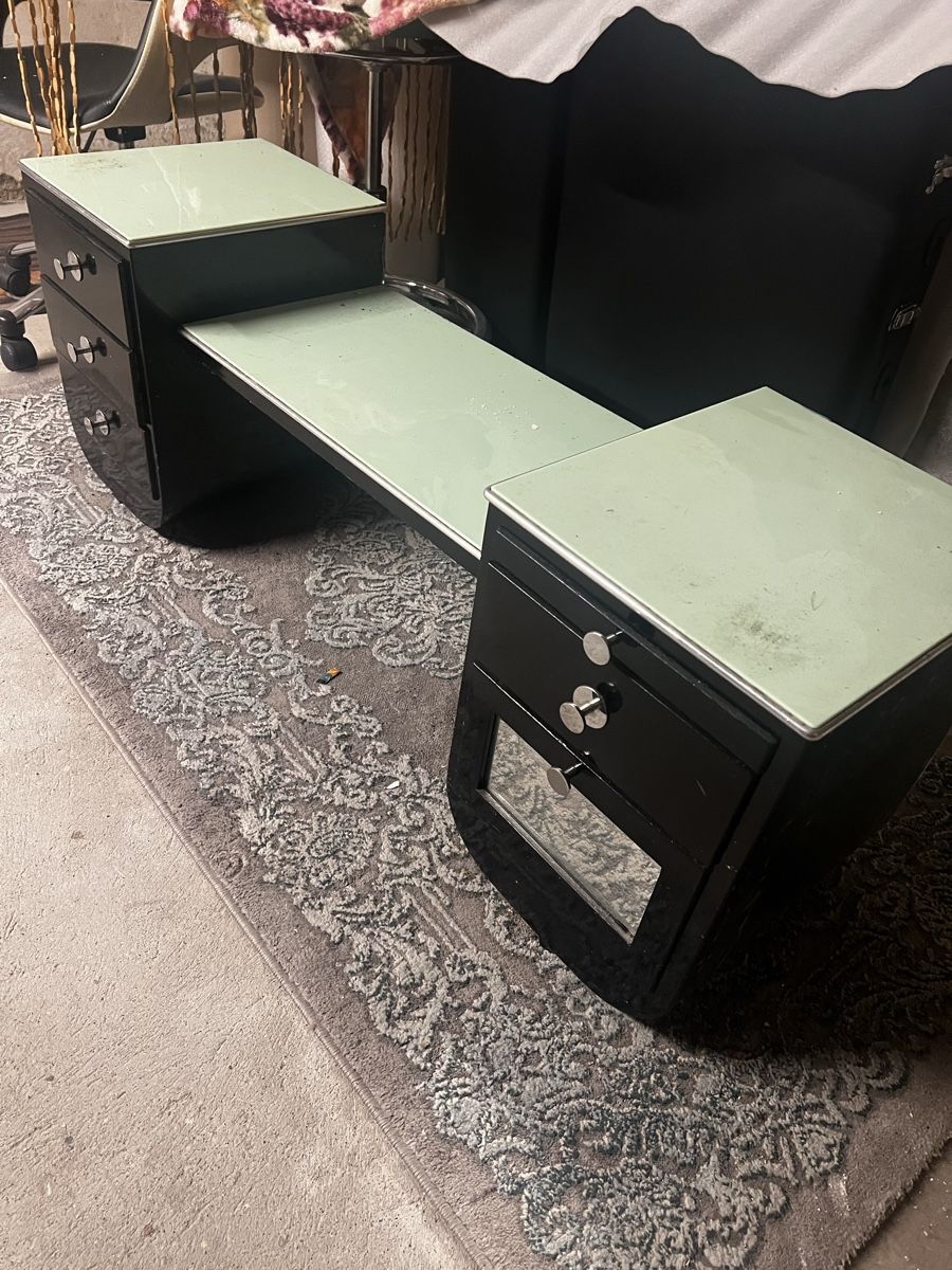 Tische: Friseurtisch – Gebraucht aus Reinach BL von PAT-Jabar 2