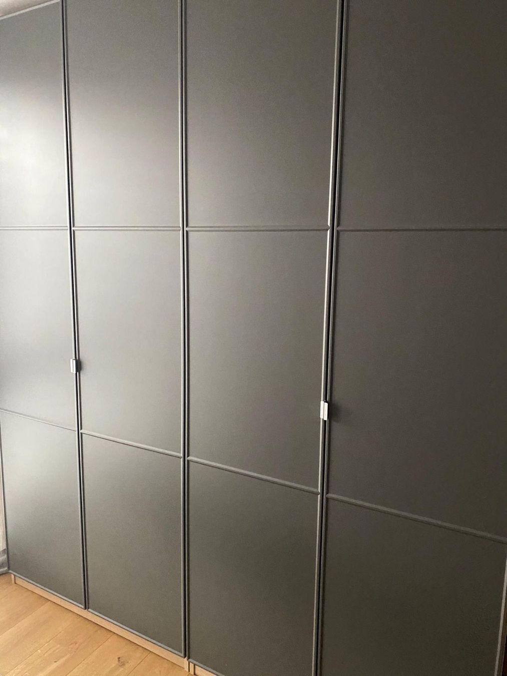 Ikea Schränke: Ikea Door dark gray (5 available) – Gebraucht aus Unterägeri von Tommtes