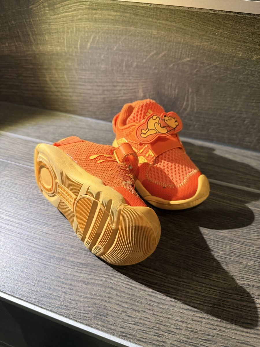 Adidas Scarpe per ragazzi: Adidas Winnie The Pooh nr.22 – Usato da Sigirino venduto da RamonaLamboo 2