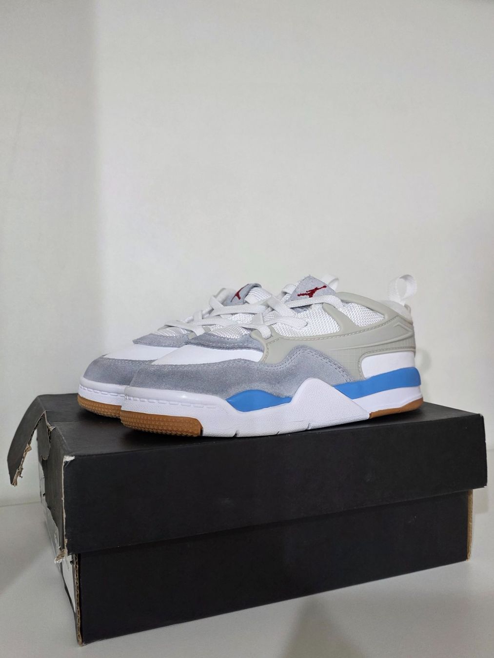Scarpe per ragazzi: Jordan Kinder Schuhe Grösse 27 – Usato da Scherzingen venduto da Benjanil