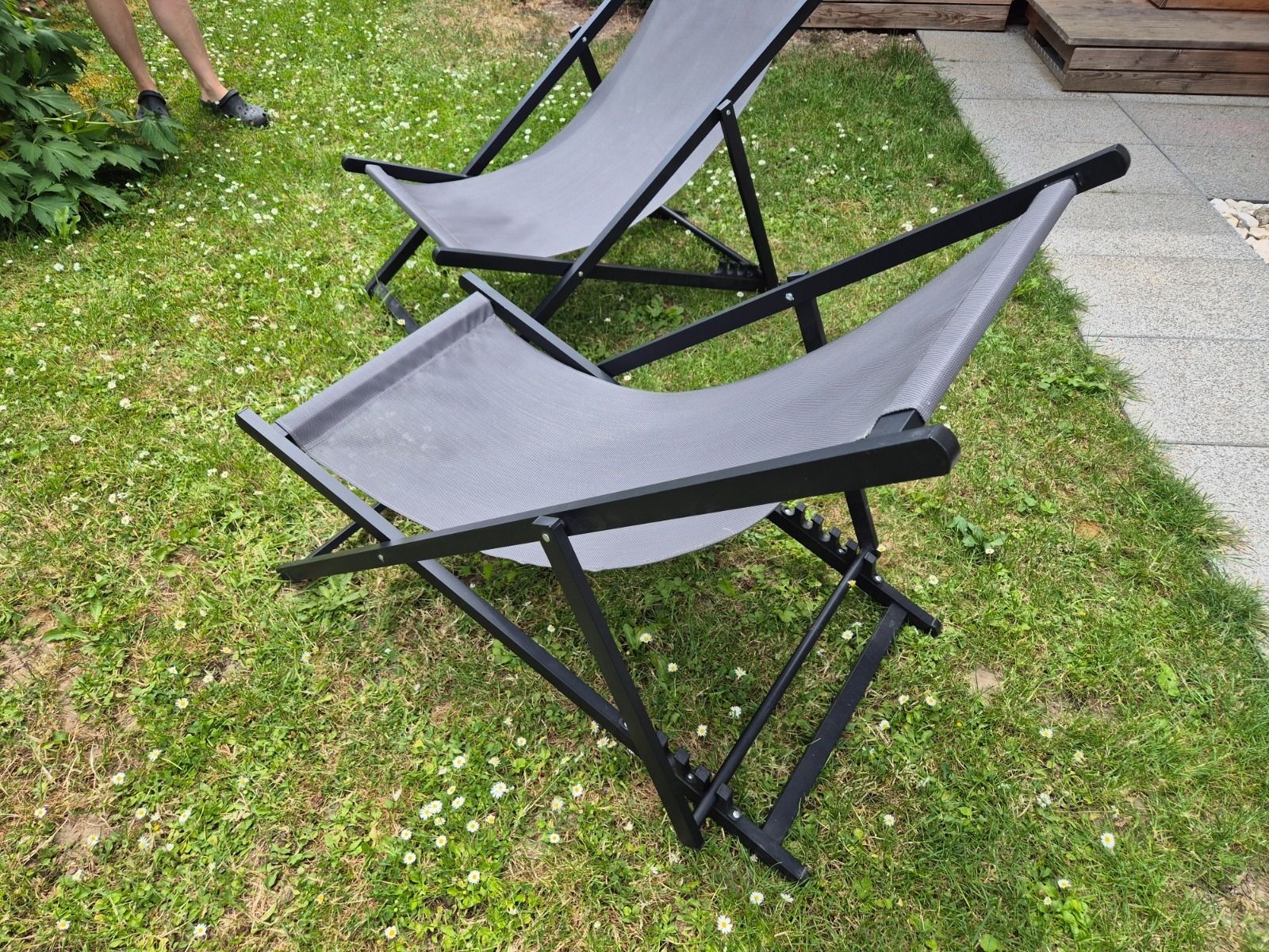 Sedie a sdraio: 2x Grey Folding Deck Chairs - Perfect for Summer Relaxation! – Usato da Untersiggenthal venduto da dorsie83 2