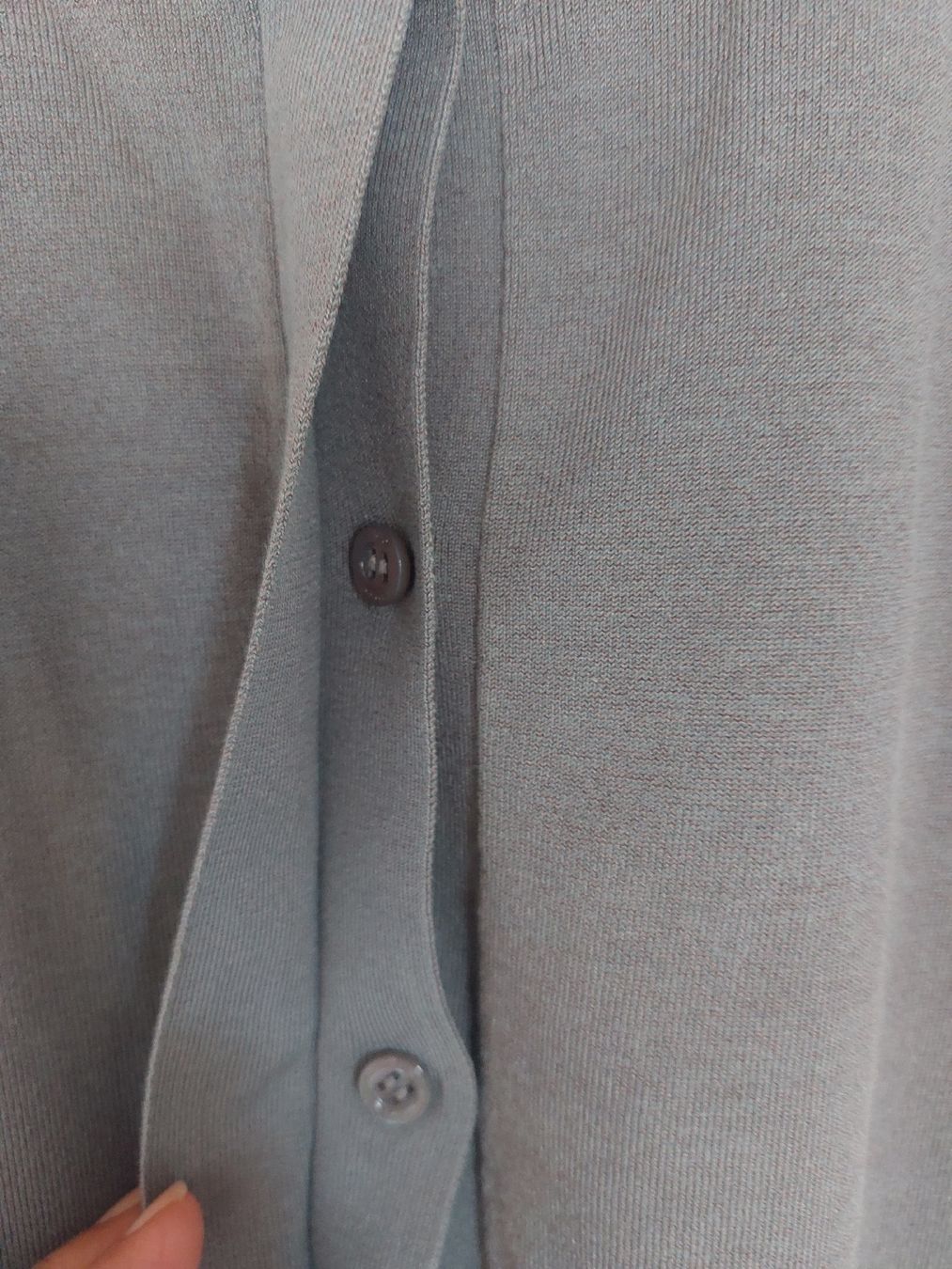 Hugo Boss Jacken: HUgo BOSS Strickjacke grau Gr.L  – Gebraucht aus Münchenstein von luksack 2