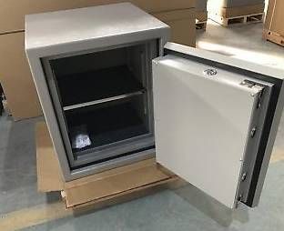 Casseforti: Tresor, Safe, Panzerschrank EN 1143-1 Grade 3 – Nuovo e nell'imballaggio originale da Oberrüti venduto da RST-AG.CH 2