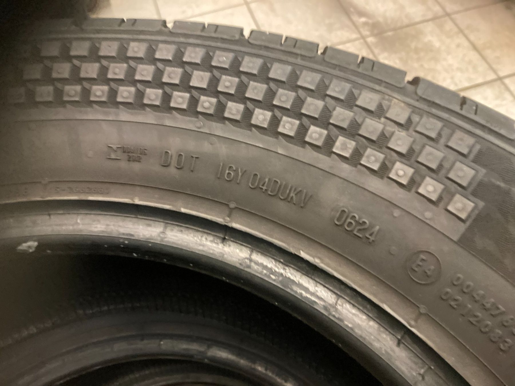 Continental Pneus & Kompletträder: 215/65R16 C Sommerpneu C Continental – Neu und originalverpackt aus Cham von WB2223 4