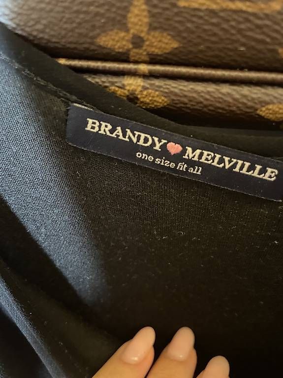 Vestiti: Abito brandy &melville – Usato da Balerna venduto da lis_qx6r 3
