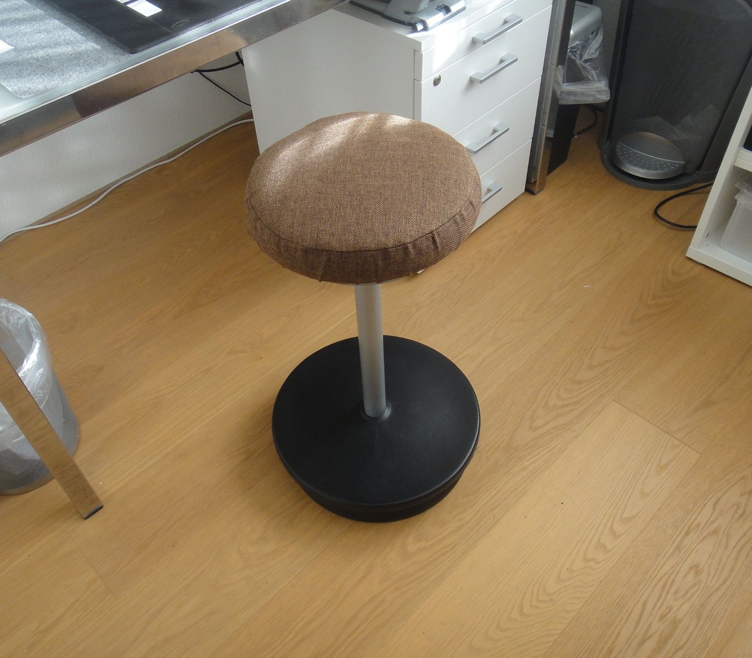 Sgabelli: Stehhocker Comforto Haworth – Usato da Basel venduto da Deutsch 2
