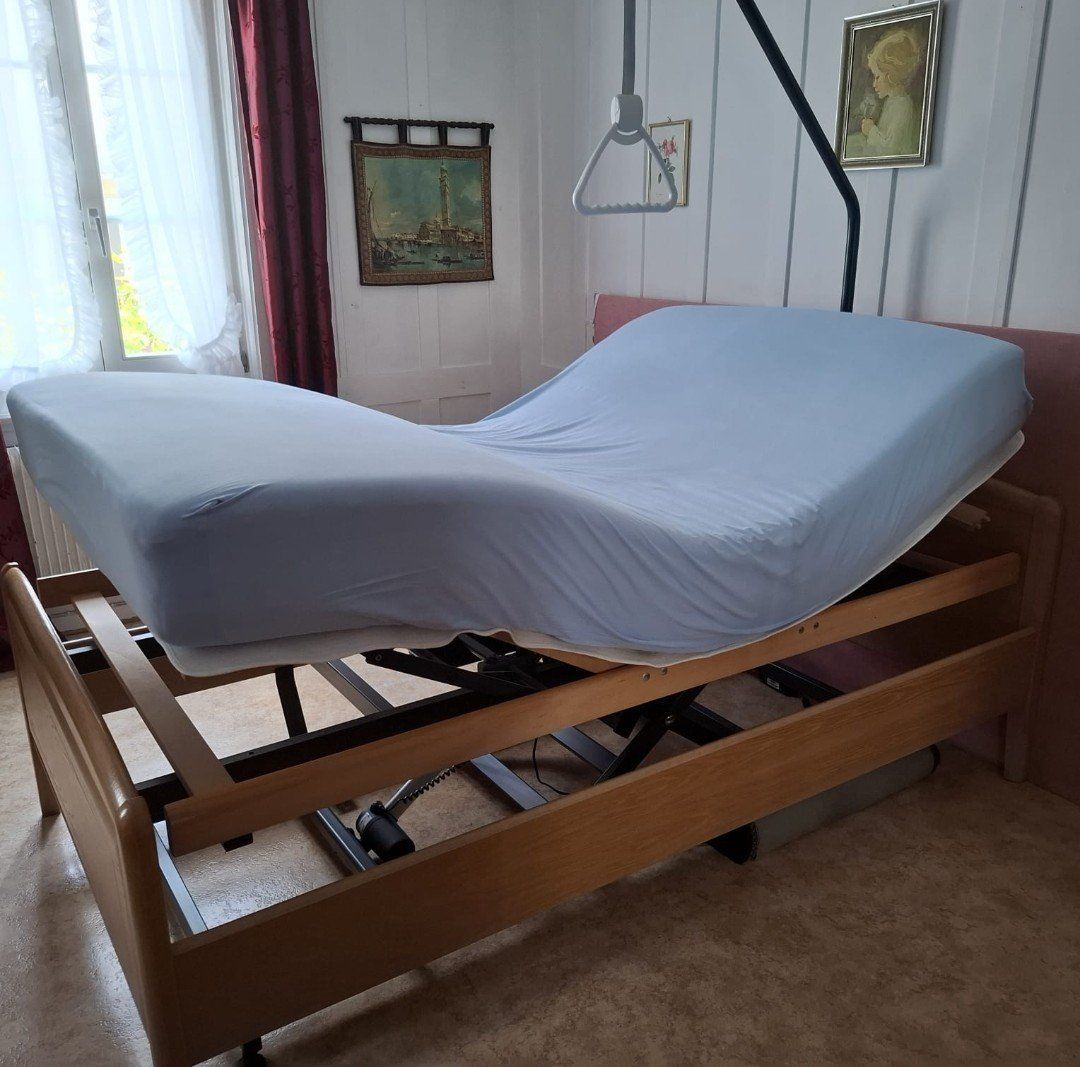 Letti: Pflegebett 140 x 200 – Usato da Münsingen venduto da Rocking 9