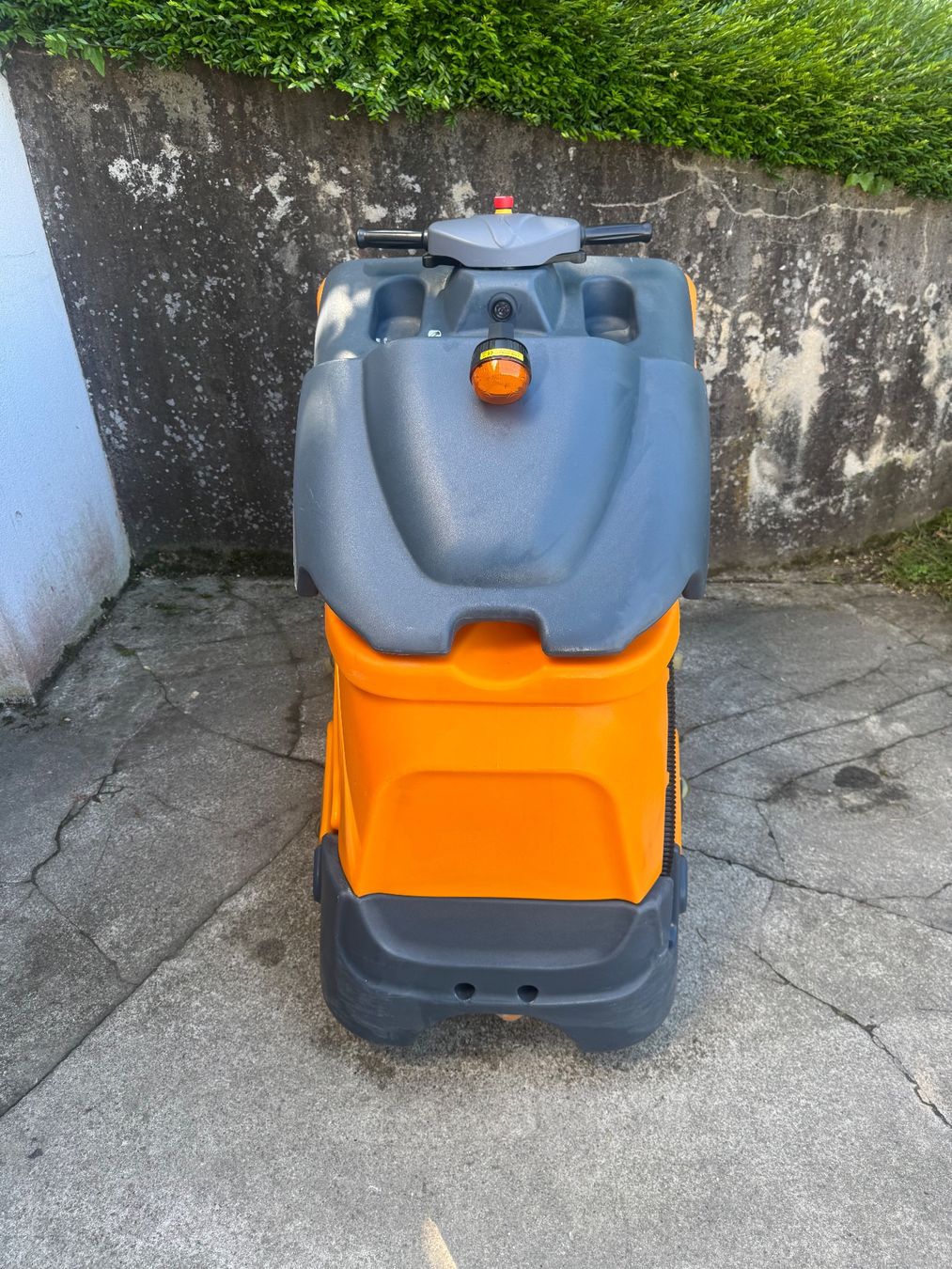 Tutte le macchine: TASKI Swingo XP-R Scheuersaugmaschine(taski Wetrok cleanfix) – Usato da Brugg venduto da Vwtiguan1- 1