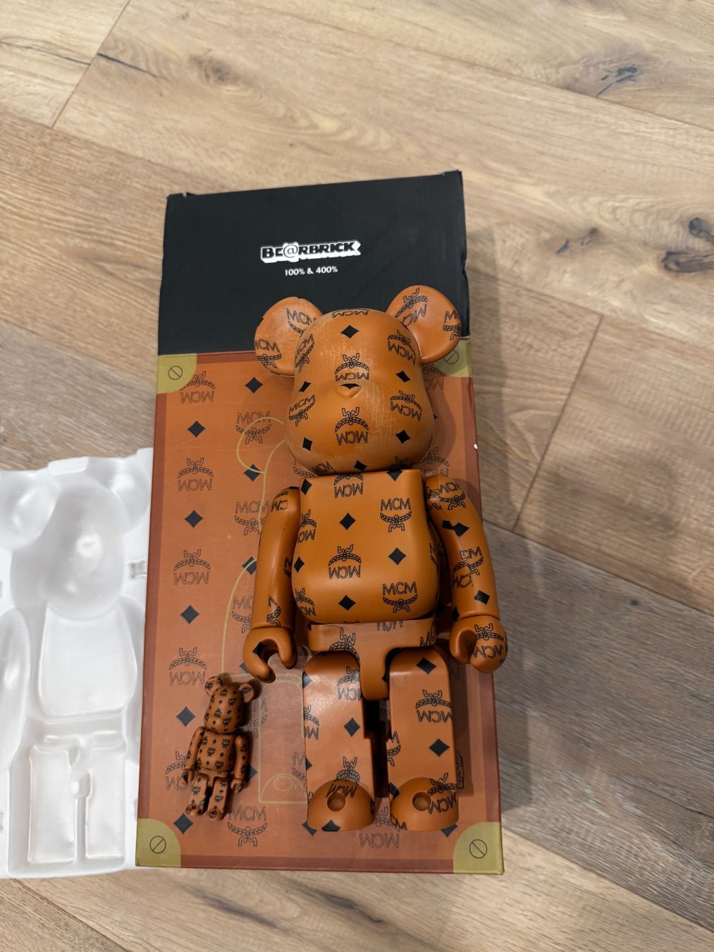 Figuren: Be@rbrick Bearbrick x MCM 100% 400% Set Brown – Gebraucht aus Wangen SZ von Rol_20 2