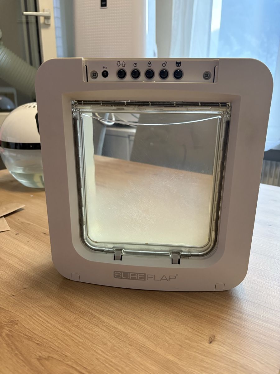 Katzenklappen: SureFlap Haustirklappe Microchip weiss XL – Gebraucht aus Altdorf UR von Lela1212 1
