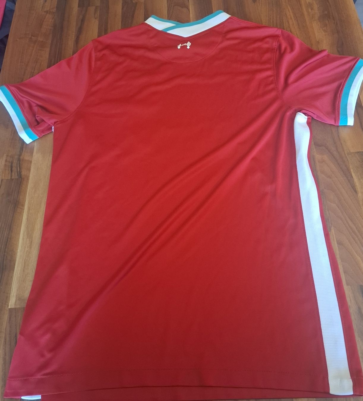 Leibchen & Hosen: Maillot Liverpool taille L – Gebraucht aus Lausanne von SwissFootballShirt 1