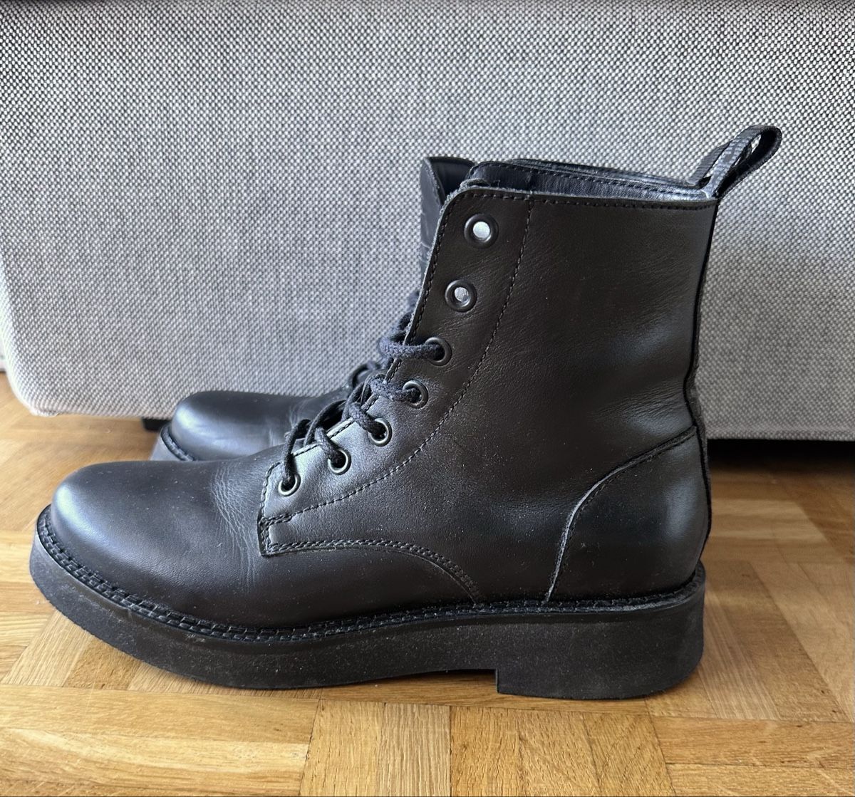 Tommy Hilfiger Scarpe da donna: Boots TOMMY JEANS noir 39 – Usato da Versoix venduto da kelborn 1
