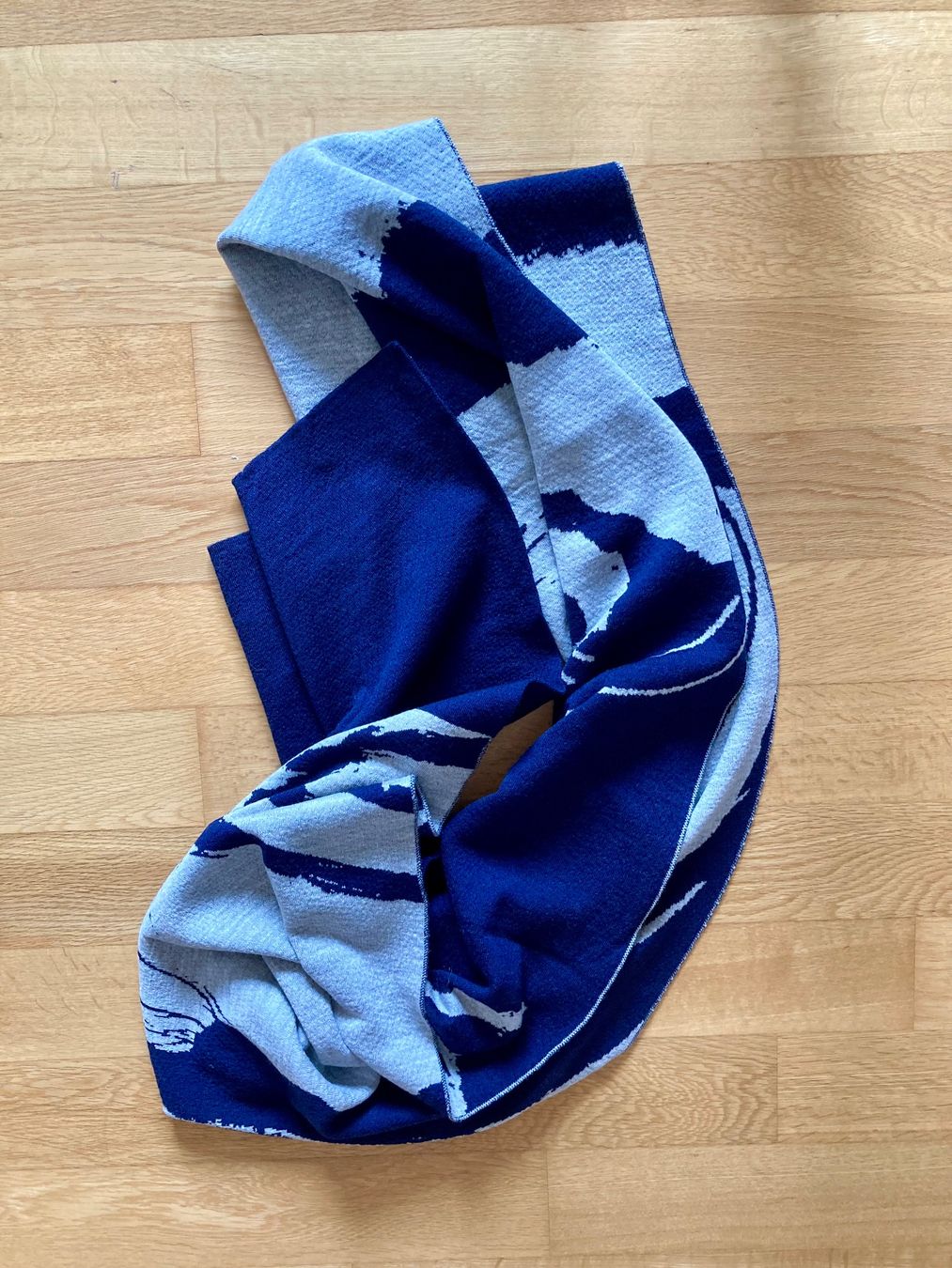 Foulard & Sciarpe: Designer Schal Schweizer Design – Nuovo e nell'imballaggio originale da Horgen venduto da kruemel777 1