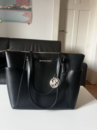 Michael Kors Handtasche schwarz neuwertig