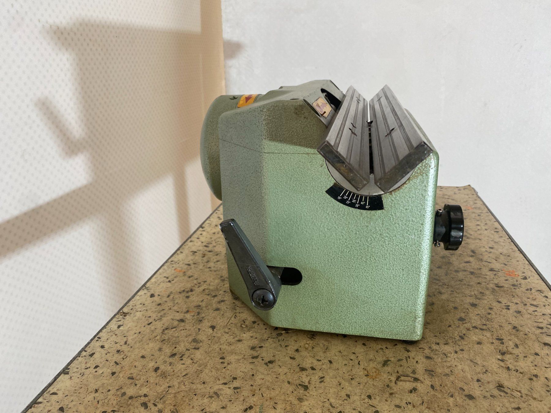 Alle Maschinen: CHANFREINEUSE – Gebraucht aus Cortaillod von cri_hw2g 2