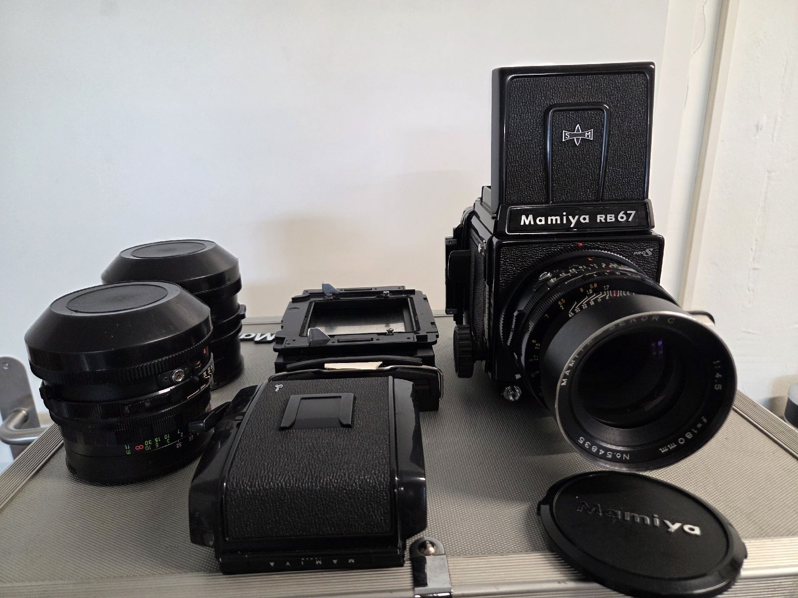 Mamiya Fotocamera: Mamiya RB67 Pro S Mittelformatkamera mit Objektiven  – Usato da Dietikon venduto da Allegra34