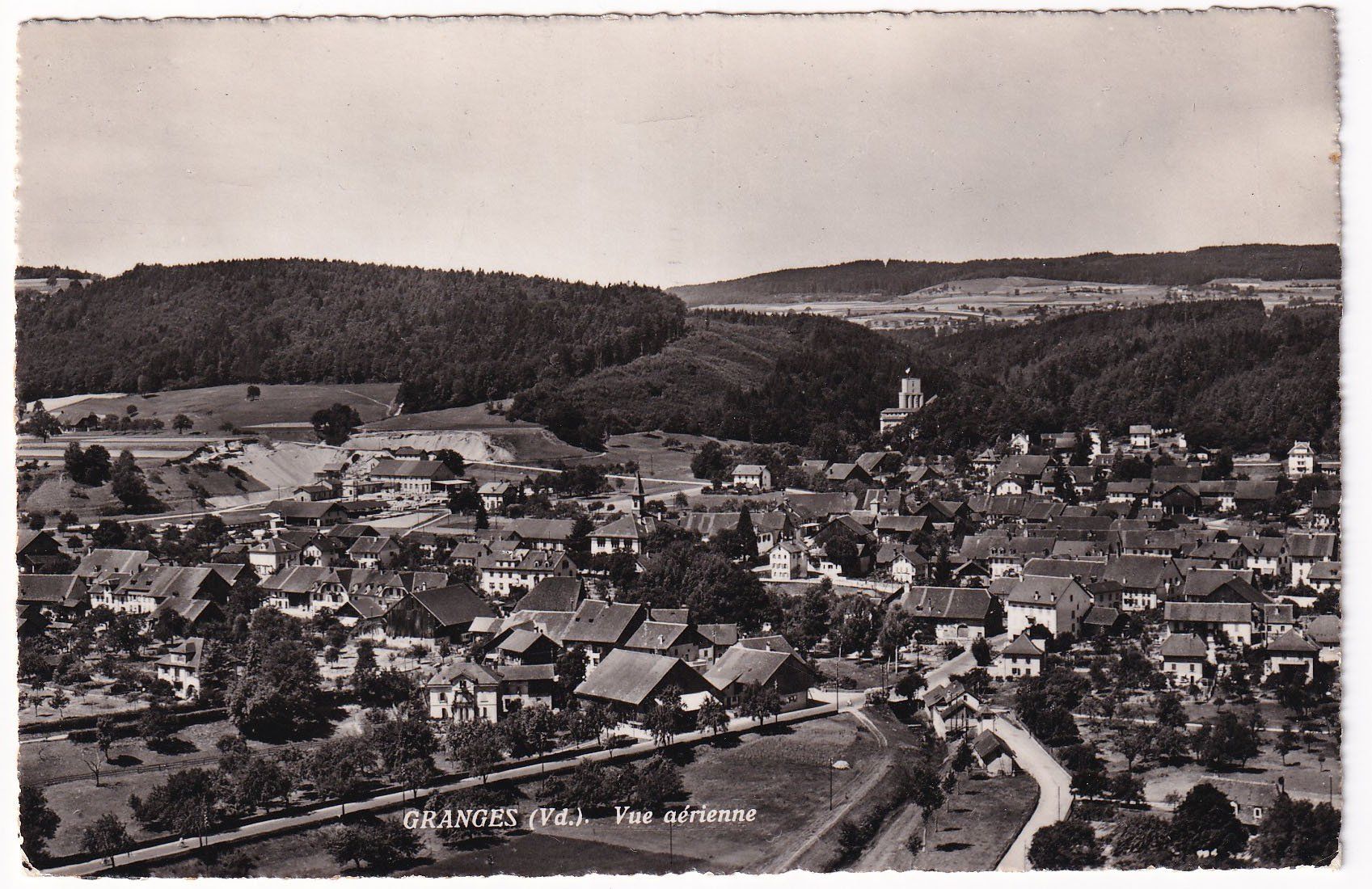 Ansichtskarten: Granges (Vd.) Vue aérienne – Gebraucht aus Cormoret von Pascalll2001