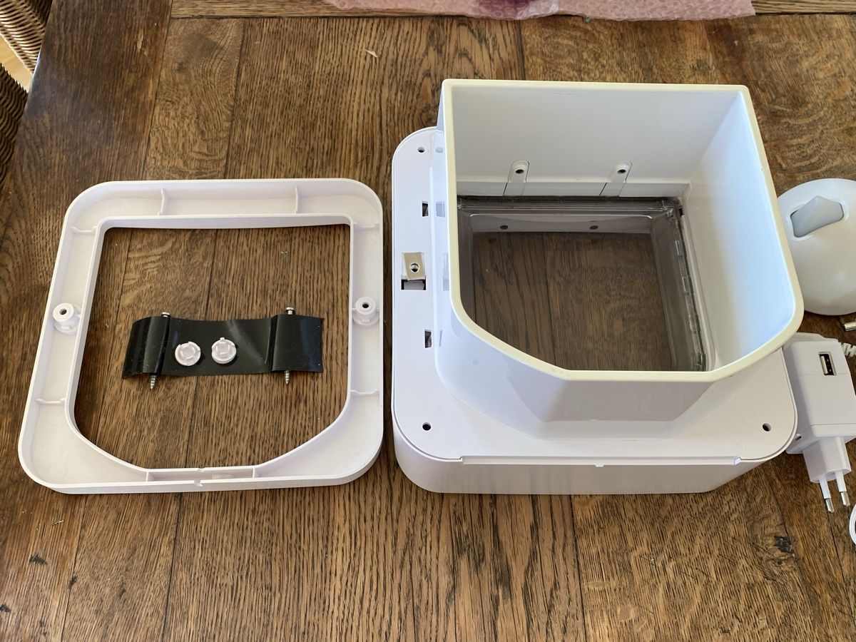 Chatières: SureFlap Microchip Cat Flap – D'occasion à Biel/Bienne par Al_Samba 2