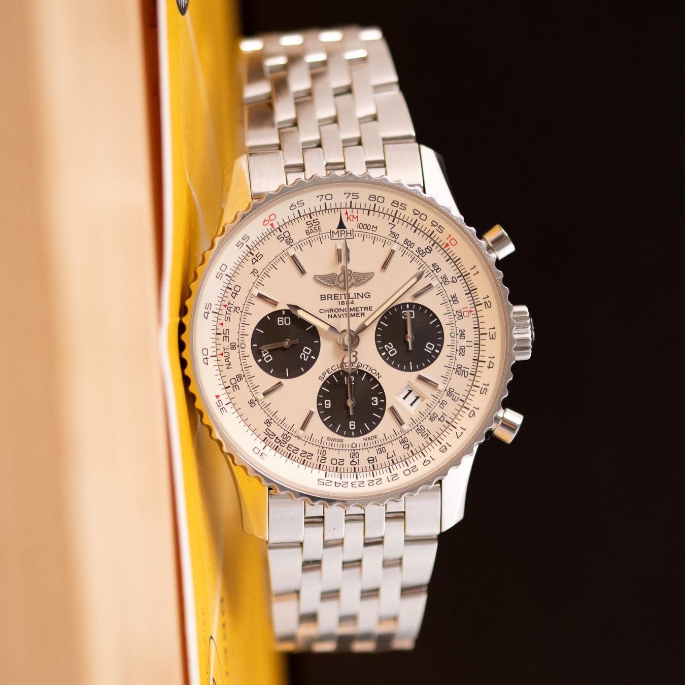 Breitling Orologi: Breitling Navitimer 01/ AB0120 / 2017 / Full Set – Usato da Luzern venduto da PrimeSwissTime