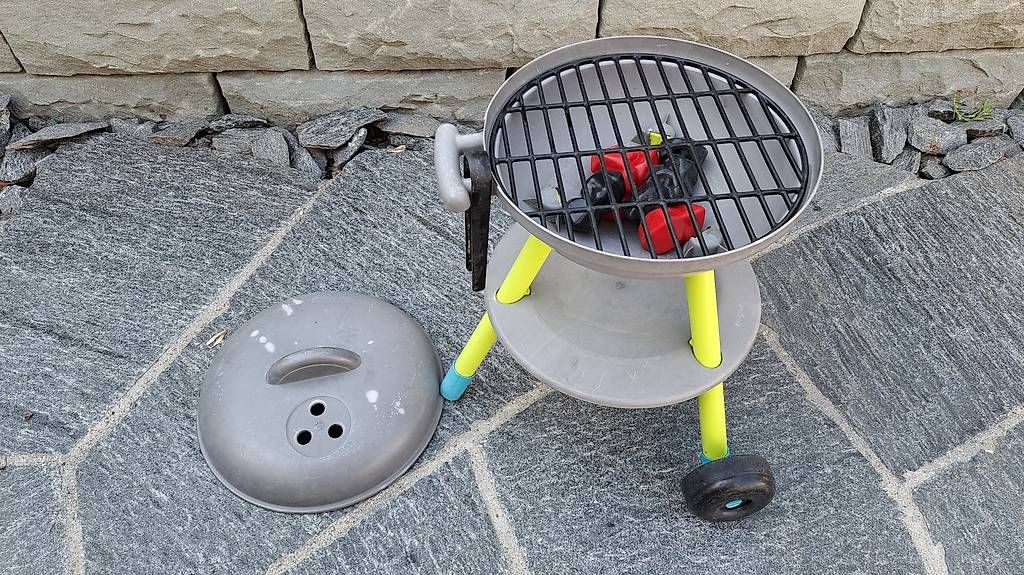 Spielzeuge: Kinder Grill – Gebraucht aus Udligenswil von pablo_picante