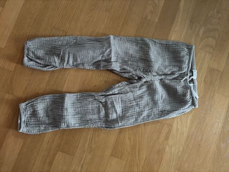 Leichte Musselin Hose Gr. 122/, 100% Baumwolle, Sommer-Must-