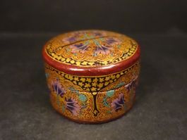 Indische Dose, handbemalt mit echter Goldfarbe