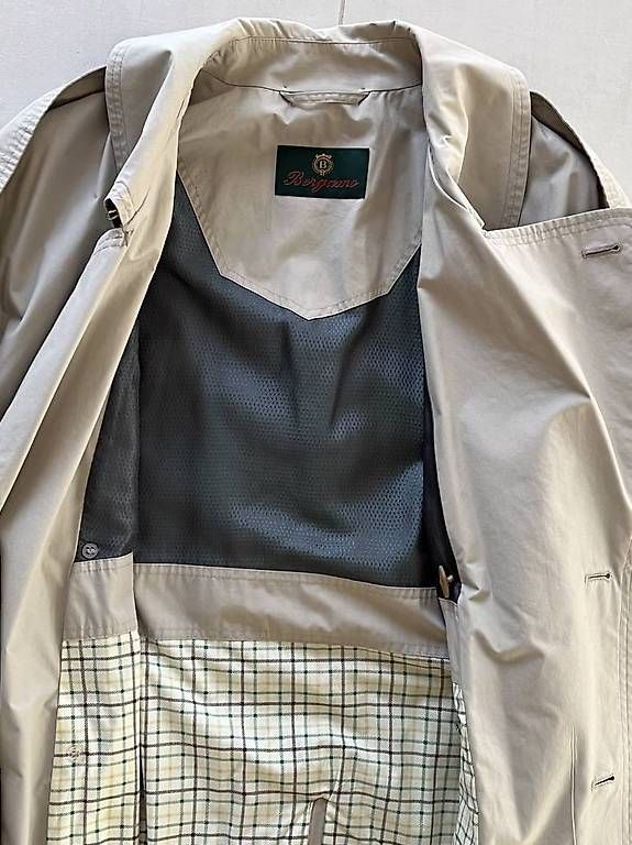 Cappotti: Herren Trenchcoat beige – Usato da Lugnorre venduto da ulr_lqc6 3