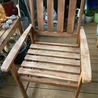 Gartenstuhl aus Holz sehr bequem