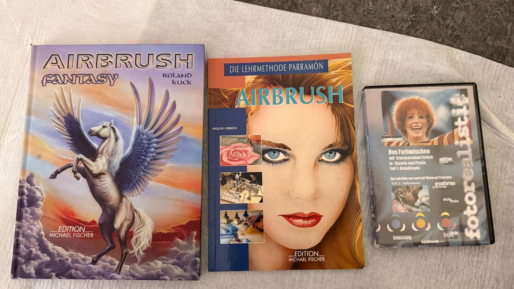 Livres: Airbrush Bücher und eine DVD – Neuf (Voir description) à Winznau par aar_2p6c