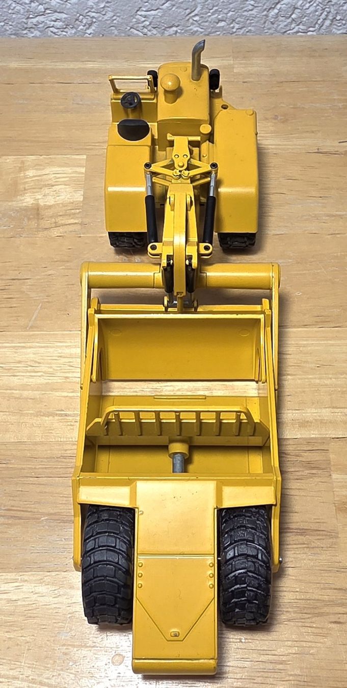 Caterpillar Kit di modellismo & Modellini statici: Caterpillar Schürfzug, Modell 621 – Usato da Männedorf venduto da Modellbau-wyss 3