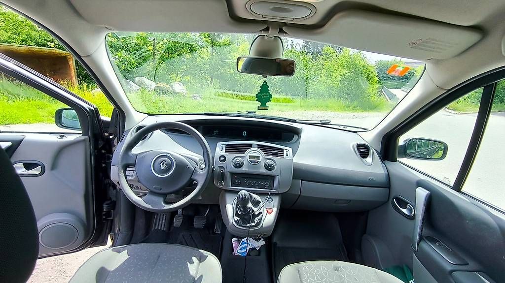 Renault Automobili: Renault Scenic 7 places. 31.03.2026 – Usato da BULLE venduto da tia_98d5 2
