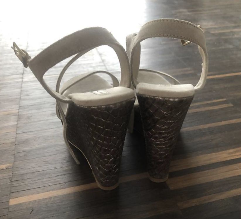 Damenschuhe: Plateausandalen von Tosca Blu, Gr. 37 – Gebraucht aus Basel von anna123456789 2