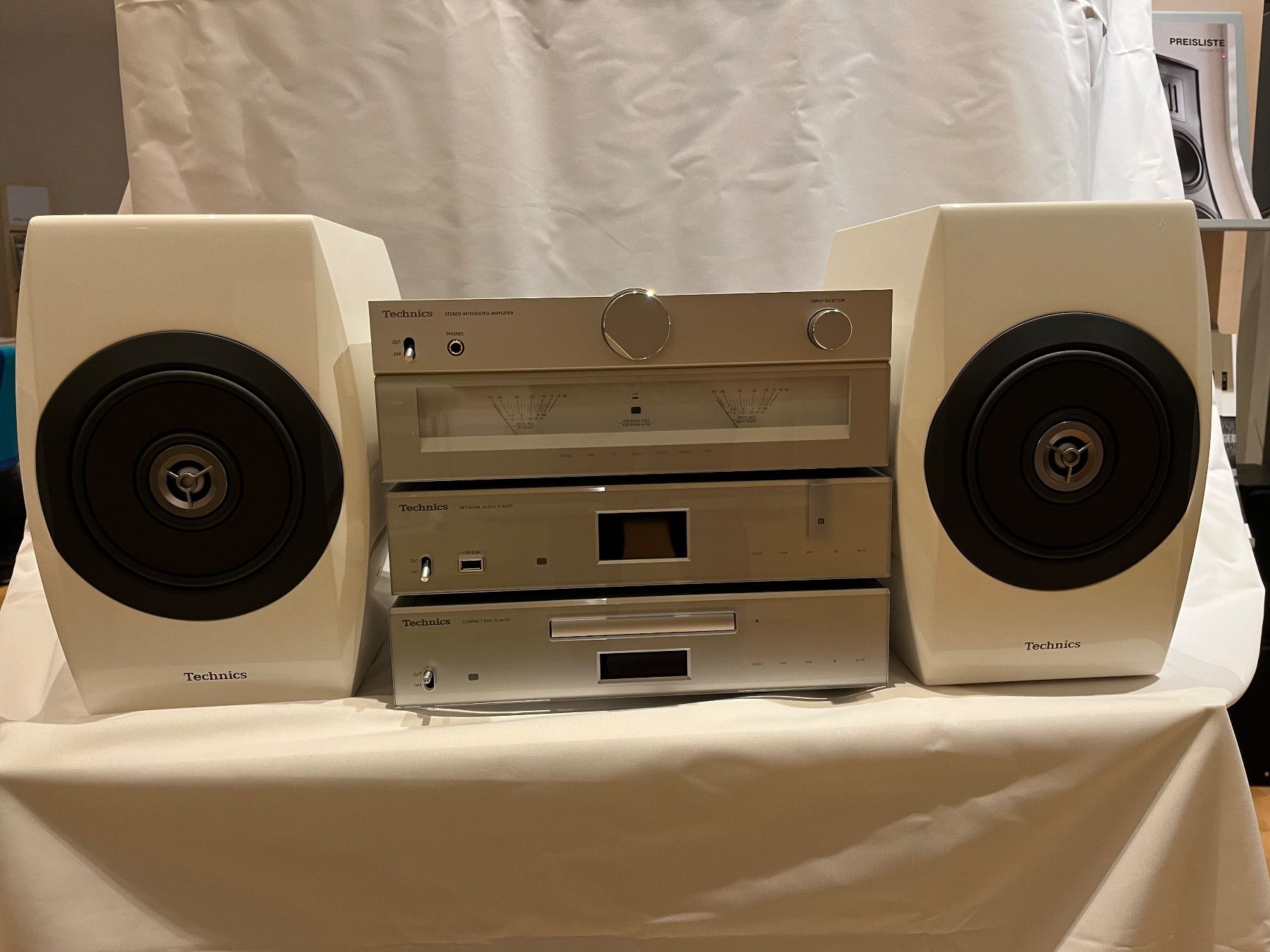 Technics Amplificatori: Technics 3-Einzelkomponenten Stereoanlage inkl. Lautsprecher – Usato da Schwanden i. E. venduto da Kuesu811