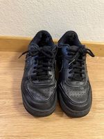 SCHWARZE NIKE SNEAKER