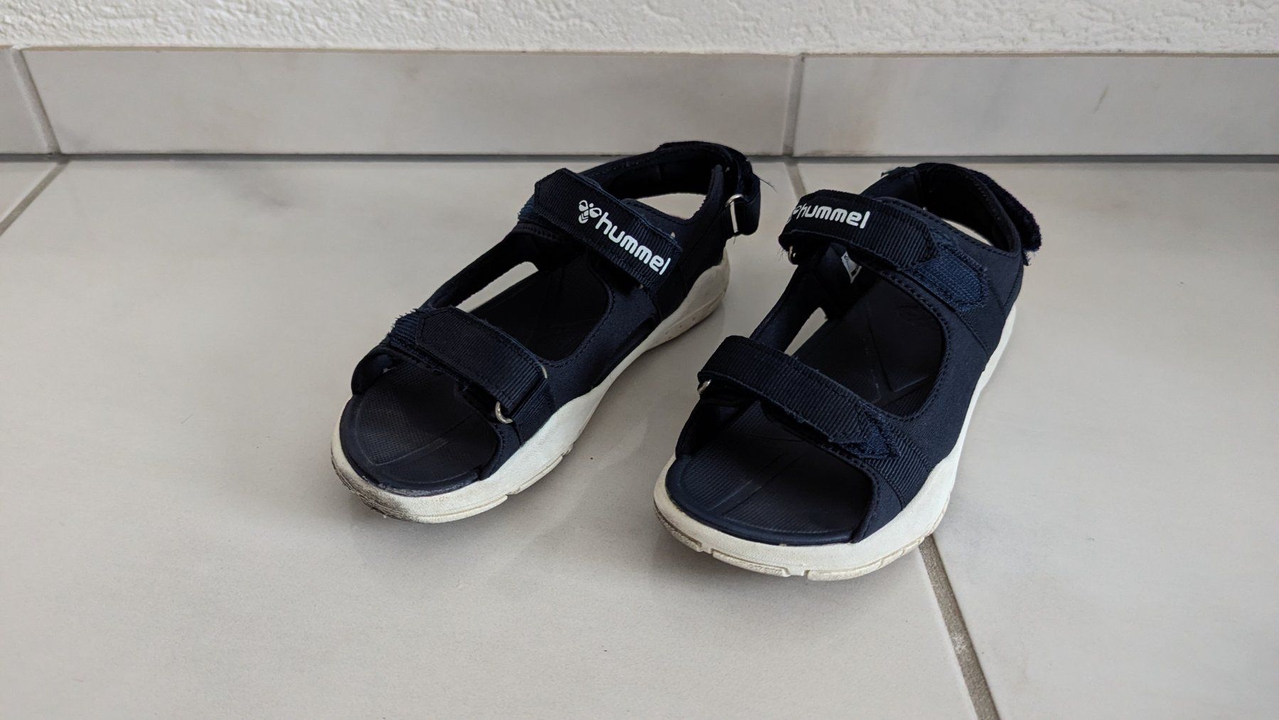 Hummel Scarpe per ragazzi: Hummel Klettverschluss Sandale, Gr. 31 – Usato da Oberwil-Lieli venduto da meipa3000
